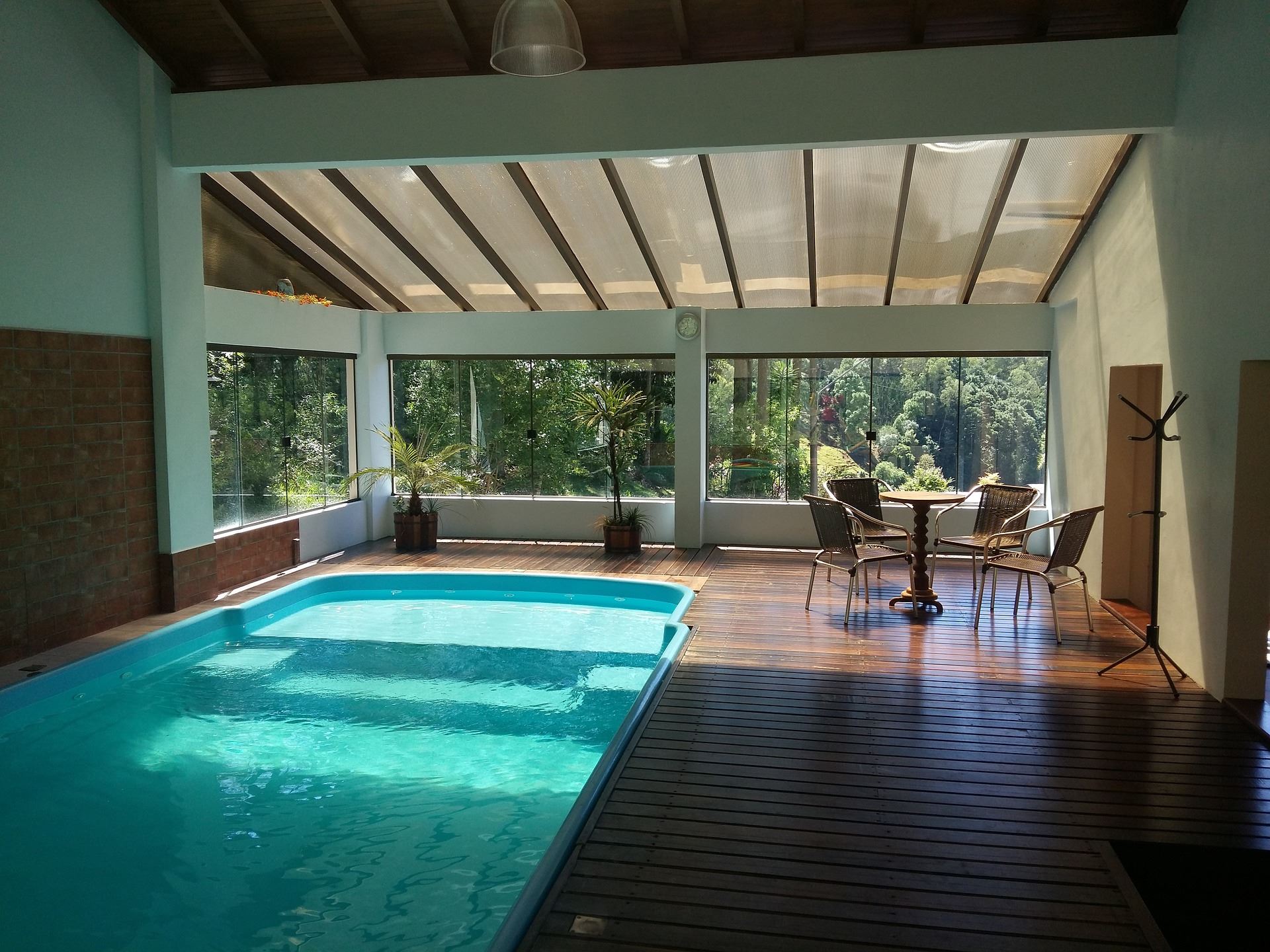 Piscine coque à Gérardmer : les points à vérifier avant de lancer son projet
